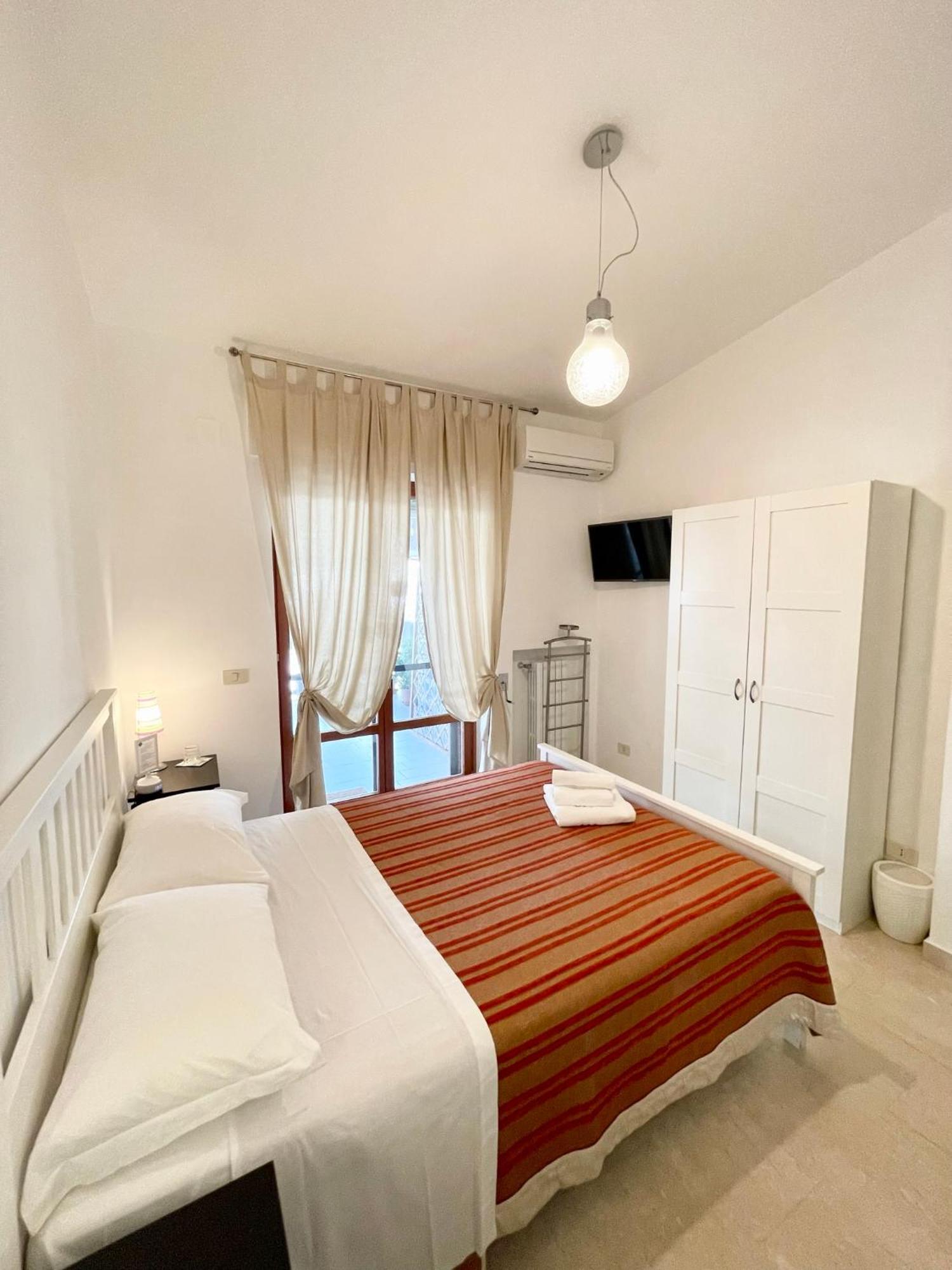 B&B Le Saline Таранто Екстериор снимка